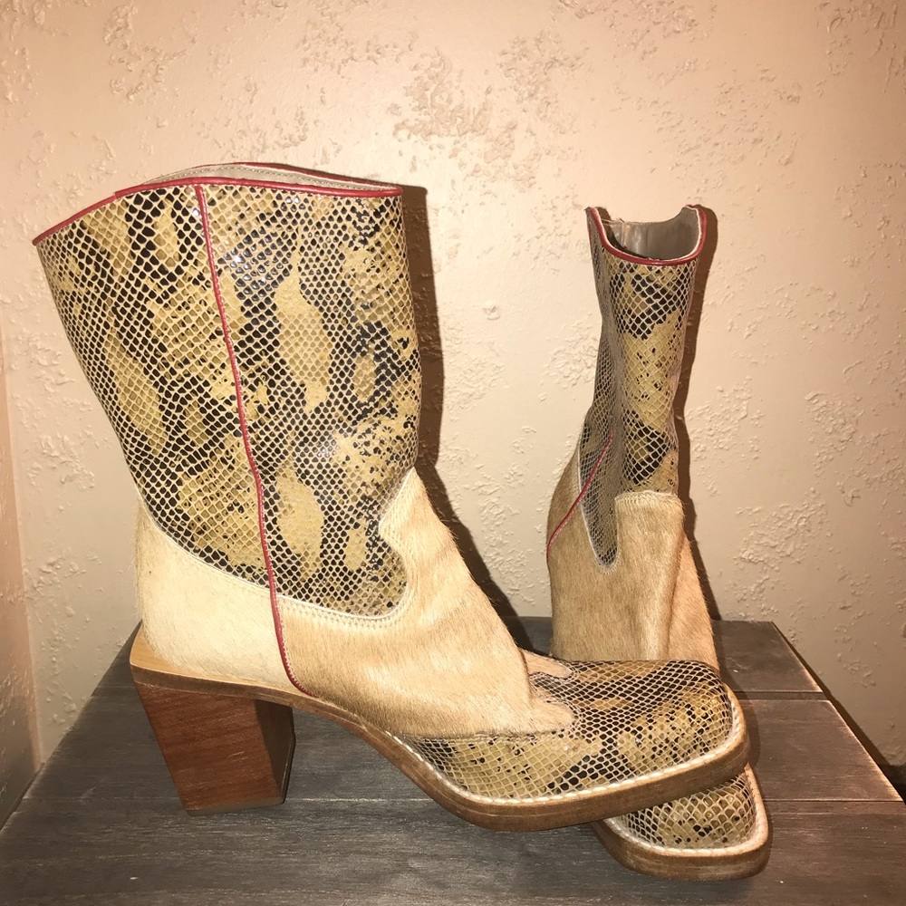 Mia boots